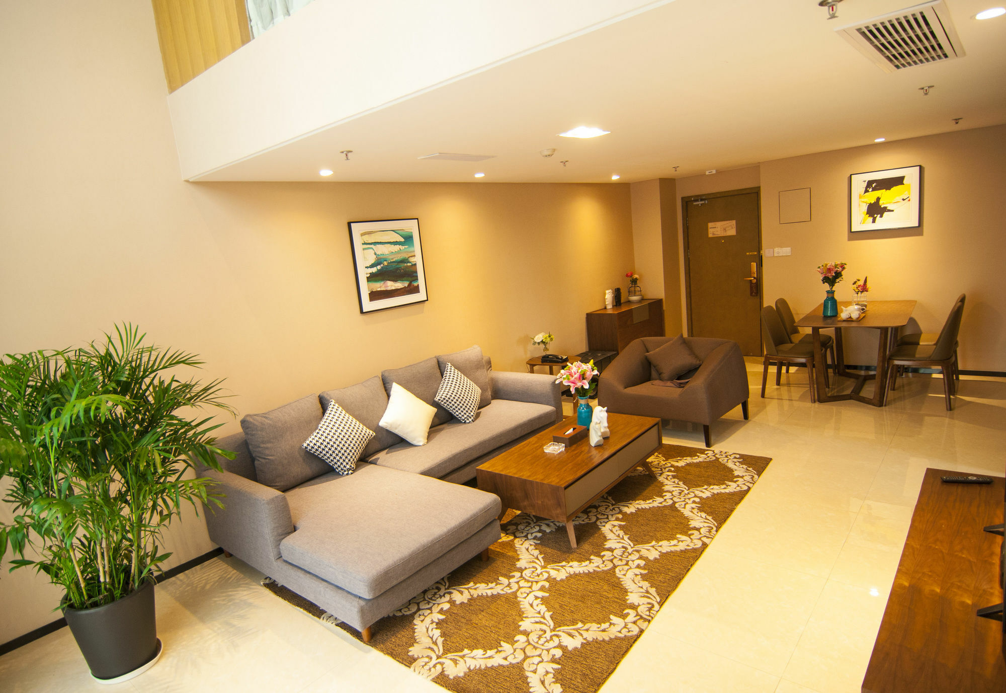 Home Plus Suite Hotel And Apartment Wuhan Zewnętrze zdjęcie