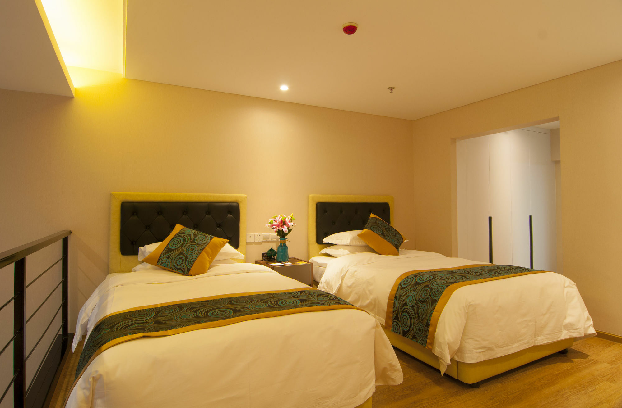 Home Plus Suite Hotel And Apartment Wuhan Zewnętrze zdjęcie